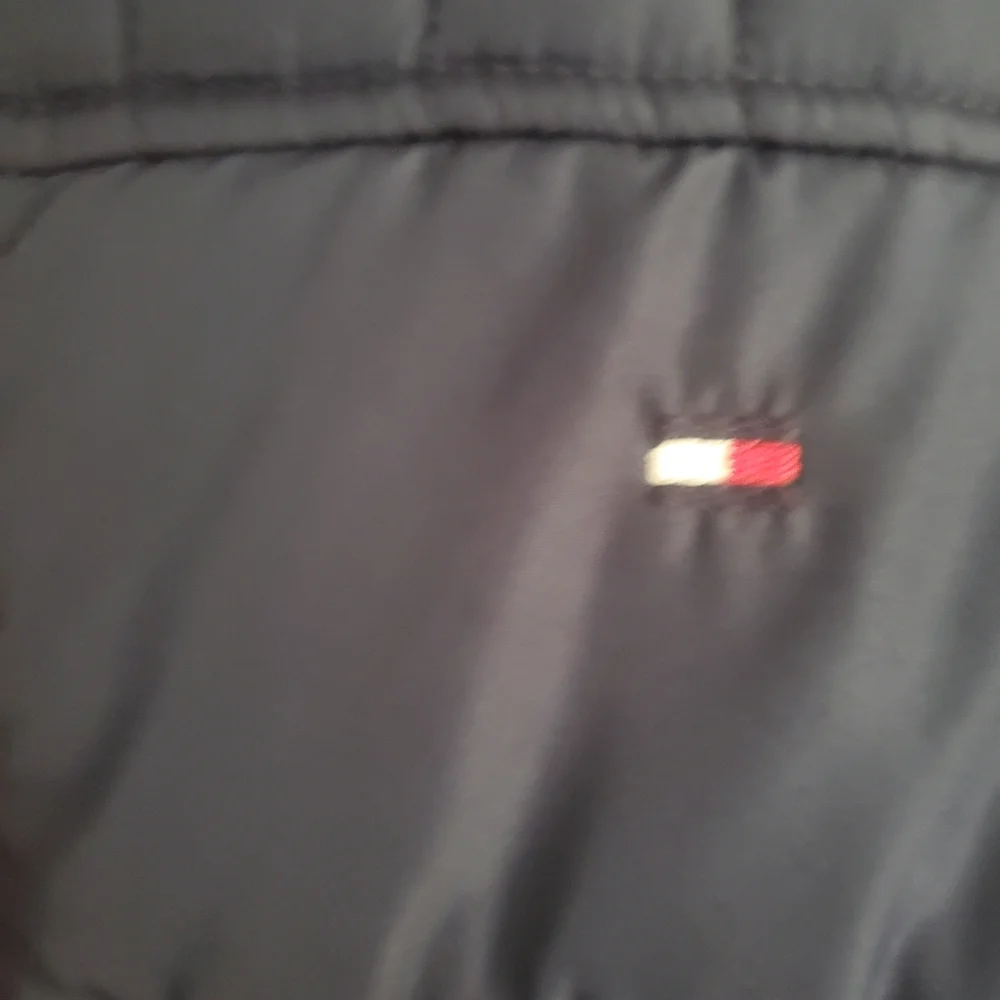Kids Tommy Hilfiger Navy Puffer Jacket with Red Fleece Lining, Size 7/8